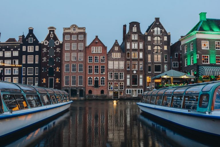 Schiphol Taxi Tips: Een Ontdekkingsreis langs de Top 4 Attracties van Amsterdam