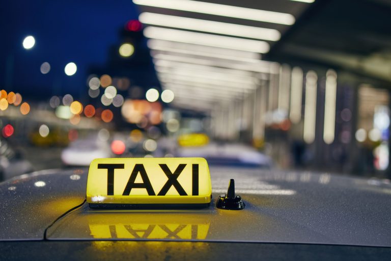 Vergelijking van Schiphol Taxi met Andere Vervoersopties